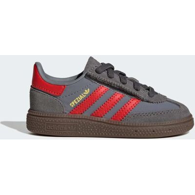Adidas Handball Spezial confort fermeture élastique lacets chaussures enfants Grey Four / Grey / Red 24 - Publicité Adidas Handball Spezial confort fermeture élastique lacets chaussures enfants Grey Four / Grey / Red 24 - Publicité