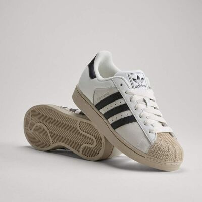 Adidas Chaussure SUPERSTARII Core White / Core Black / Khaki Three 39 1/3 - Publicité Adidas Chaussure SUPERSTARII Core White / Core Black / Khaki Three 39 1/3 - Publicité