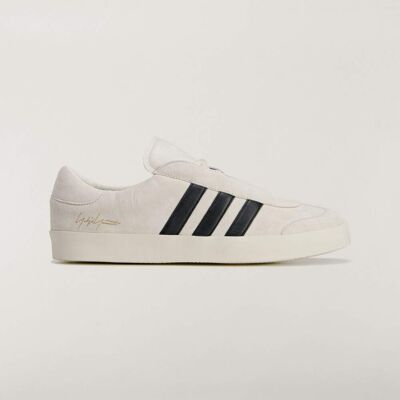 Adidas Chaussure Y-3 GAZELLE Off White / Off White / Black 43 1/3 - Publicité Adidas Chaussure Y-3 GAZELLE Off White / Off White / Black 43 1/3 - Publicité