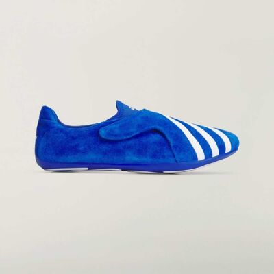 Adidas Sneaker PW Vario Flat Earther Blue / Cloud White / Blue 48 - Publicité Adidas Sneaker PW Vario Flat Earther Blue / Cloud White / Blue 48 - Publicité