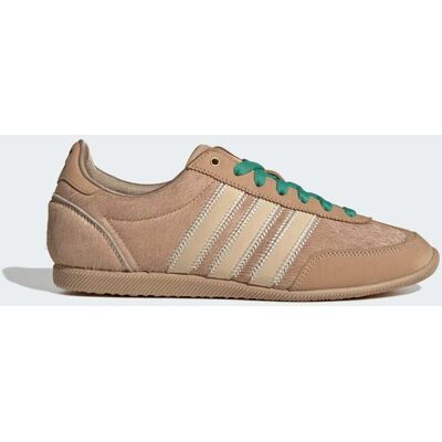 Adidas CHAUSSURE JAPAN Warm Sandstone / Crystal Sand / Alumina 40 - Publicité Adidas CHAUSSURE JAPAN Warm Sandstone / Crystal Sand / Alumina 40 - Publicité