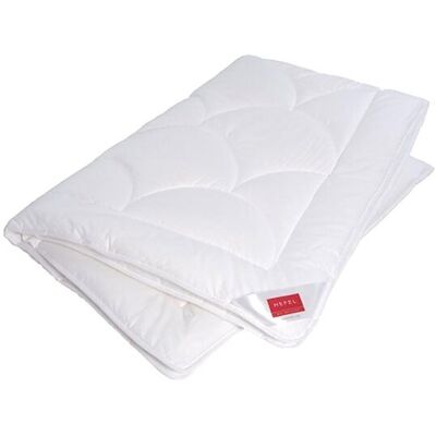 Hefel Couette toutes saisons Edition 101 140x220cm blanc - Publicité Hefel Couette toutes saisons Edition 101 140x220cm blanc - Publicité