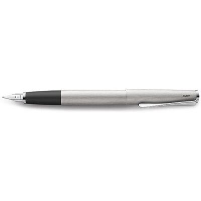 Lamy Stylo plume « Studio Brushed » 065 avec plume M aucune couleur - Publicité Lamy Stylo plume « Studio Brushed » 065 avec plume M aucune couleur - Publicité