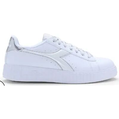 Sneakers femme Diadora Step P Blanc 38 - Publicité Sneakers femme Diadora Step P Blanc 38 - Publicité
