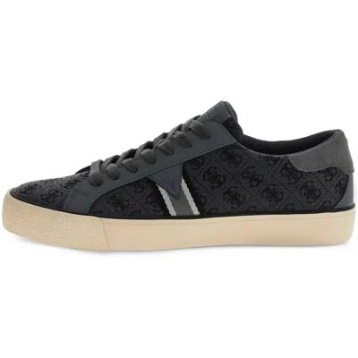 Baskets Guess Davor Noir 45 - Publicité Baskets Guess Davor Noir 45 - Publicité