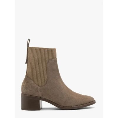Bottines chelsea en daim femme Ryłko Triss Marron 41 - Publicité Bottines chelsea en daim femme Ryłko Triss Marron 41 - Publicité