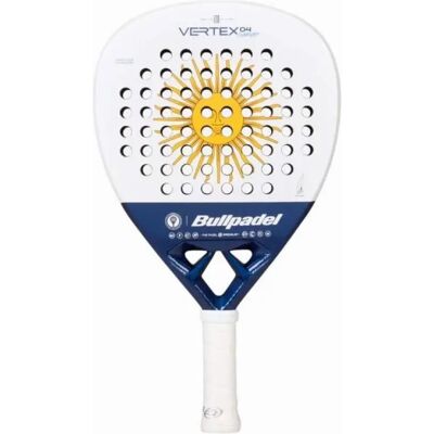 Raquette de padel Bullpadel Juan Tello APA Vertex 04 Comfort LTD Blanc 38 mm Unisex - Publicité Raquette de padel Bullpadel Juan Tello APA Vertex 04 Comfort LTD Blanc 38 mm Unisex - Publicité