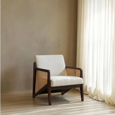 Zelva fauteuil beige en bois massif d'hévéa avec finition ton noyer - Publicité Zelva fauteuil beige en bois massif d'hévéa avec finition ton noyer - Publicité