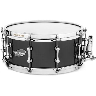 Ahead 14" x 6" Black On Brass Snare Drum w/Dunnett Strainer - Publicité Ahead 14" x 6" Black On Brass Snare Drum w/Dunnett Strainer - Publicité