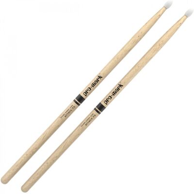 Promark Classic Attack 7A Shira Kashi Oak Drumsticks Nylon Tip - Publicité Promark Classic Attack 7A Shira Kashi Oak Drumsticks Nylon Tip - Publicité