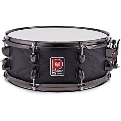 Premier Artist 14" x 5.5" Birch Snare Drum Stealth Black - Publicité Premier Artist 14" x 5.5" Birch Snare Drum Stealth Black - Publicité