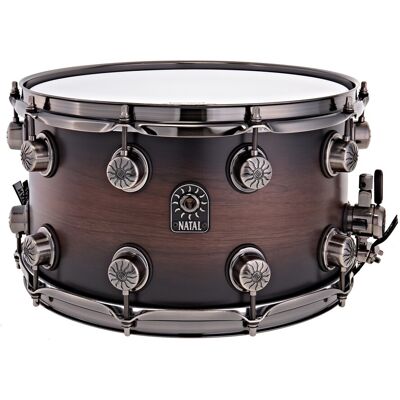 Natal Originals Walnut 14 x 8" Snare Drum Vintage Burst - Publicité Natal Originals Walnut 14 x 8" Snare Drum Vintage Burst - Publicité