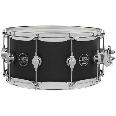 DW Drums DW Performance 14" x 6.5" Snare Drum Charcoal Metallic - Publicité DW Drums DW Performance 14" x 6.5" Snare Drum Charcoal Metallic - Publicité