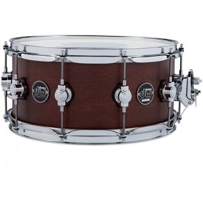 DW Drums DW Performance Series 14 x 5.5" Snare Drum Satin Oil Tobacco Stain - Publicité DW Drums DW Performance Series 14 x 5.5" Snare Drum Satin Oil Tobacco Stain - Publicité