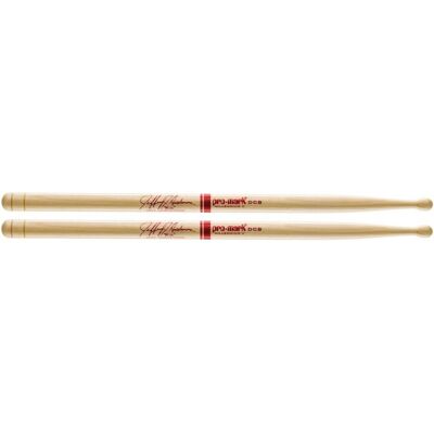 ProMark Jeff Ausdemore Signature Marching Drumsticks - Publicité ProMark Jeff Ausdemore Signature Marching Drumsticks - Publicité