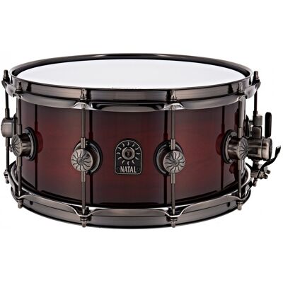 Natal Originals Walnut 14 x 6.5" Snare Drum Sunburst - Publicité Natal Originals Walnut 14 x 6.5" Snare Drum Sunburst - Publicité