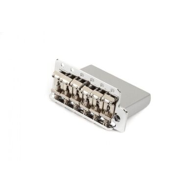 Fender Vintage-Style Strat Bridge Assembly (16" Spacing) Chrome - Publicité Fender Vintage-Style Strat Bridge Assembly (16" Spacing) Chrome - Publicité