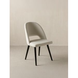 Hole chaise rembourrée beige avec pieds en bois massif noir - Kenay Home - Publicité Hole chaise rembourrée beige avec pieds en bois massif noir - Kenay Home - Publicité
