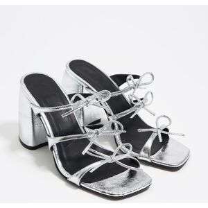 BIMBA Y LOLA Sandale talon cuir argenté 39 - Publicité BIMBA Y LOLA Sandale talon cuir argenté 39 - Publicité