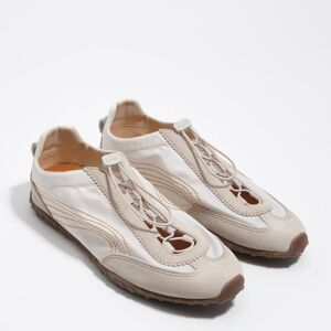 BIMBA Y LOLA Ballerine sportive 13 28 croûte de cuir et nylon blanche 35 - Publicité BIMBA Y LOLA Ballerine sportive 13 28 croûte de cuir et nylon blanche 35 - Publicité