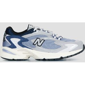 Baskets basses New Balance 725 Noir - Publicité Baskets basses New Balance 725 Noir - Publicité