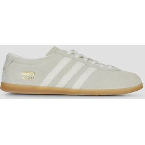 Baskets basses adidas GAZELLE LO PRO W Beige - Publicité Baskets basses adidas GAZELLE LO PRO W Beige - Publicité