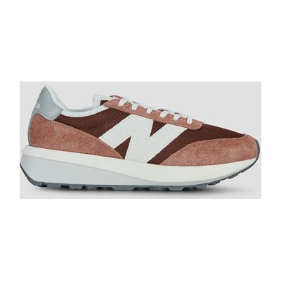 Baskets basses New Balance 370 Marron - Publicité Baskets basses New Balance 370 Marron - Publicité