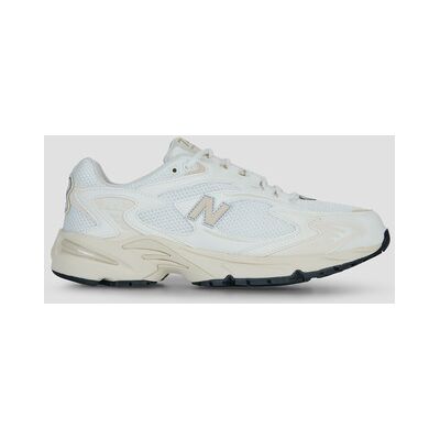Baskets basses New Balance 725 Beige - Publicité Baskets basses New Balance 725 Beige - Publicité