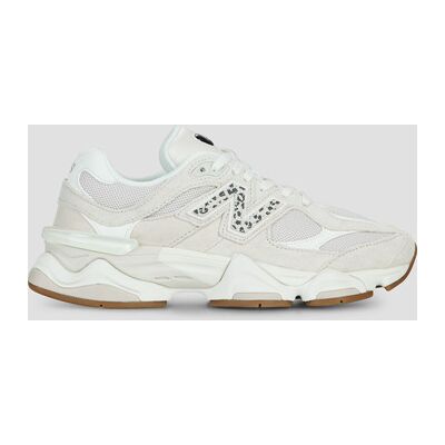 Baskets basses New Balance 9060 Beige - Publicité Baskets basses New Balance 9060 Beige - Publicité