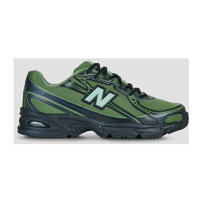Baskets basses New Balance 740 Kaki - Publicité Baskets basses New Balance 740 Kaki - Publicité