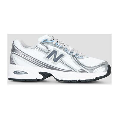 Baskets basses New Balance 740 Gris - Publicité Baskets basses New Balance 740 Gris - Publicité