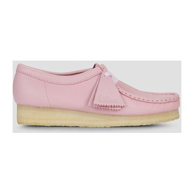 Derbies Clarks Originals Wallabee. Rose - Publicité Derbies Clarks Originals Wallabee. Rose - Publicité