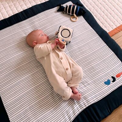 Sauthon - Grand Tapis De Jeu En Double Gaze De Coton Marinière Bleu - Blue - 100x100 cm - Play mat - Publicité Sauthon - Grand Tapis De Jeu En Double Gaze De Coton Marinière Bleu - Blue - 100x100 cm - Play mat - Publicité