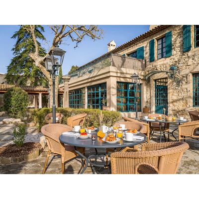 SBX 3 jours en famille dans un hôtel 4* près d'Avignon - Publicité SBX 3 jours en famille dans un hôtel 4* près d'Avignon - Publicité