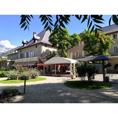 SBX 2 jours en suite dans un château aux portes de Chambéry avec dégustation de vins - Publicité SBX 2 jours en suite dans un château aux portes de Chambéry avec dégustation de vins - Publicité