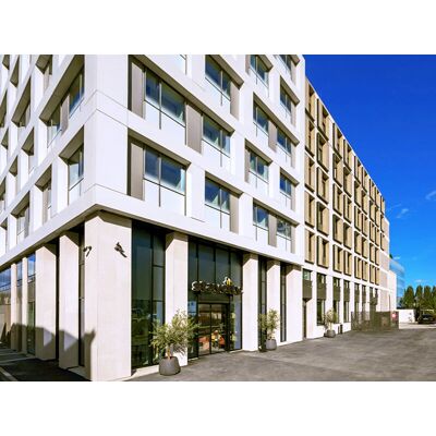 SBX Séjour de 3 jours en famille dans un appartement à La Défense à Paris - Publicité SBX Séjour de 3 jours en famille dans un appartement à La Défense à Paris - Publicité