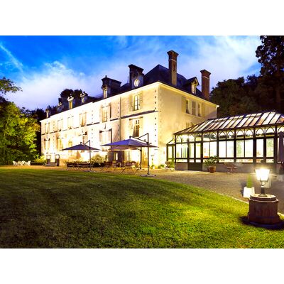 SBX Escale prestigieuse de 3 jours en château 4* avec accès au bain bouillonnant près de Blois - Publicité SBX Escale prestigieuse de 3 jours en château 4* avec accès au bain bouillonnant près de Blois - Publicité