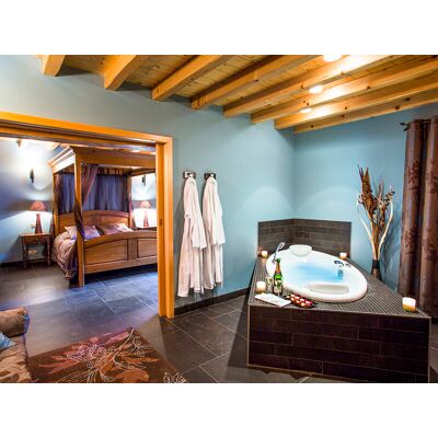 SBX 2 jours en suite avec accès au bain bouillonnant dans un hôtel 4* près de Besançon - Publicité SBX 2 jours en suite avec accès au bain bouillonnant dans un hôtel 4* près de Besançon - Publicité