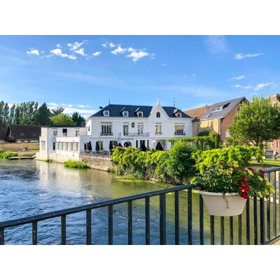 SBX Séjour de 2 jours en hôtel 4* avec dîner près de Paris - Publicité SBX Séjour de 2 jours en hôtel 4* avec dîner près de Paris - Publicité