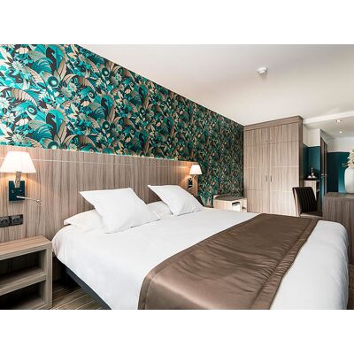 SBX Escale romantique au caur de Saint-Raphaël: 2 jours en hôtel 4* avec champagne - Publicité SBX Escale romantique au caur de Saint-Raphaël: 2 jours en hôtel 4* avec champagne - Publicité