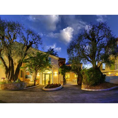 SBX Séjour romantique à Cannes: 2 jours en hôtel 4* avec accès à l'espace bien-être - Publicité SBX Séjour romantique à Cannes: 2 jours en hôtel 4* avec accès à l'espace bien-être - Publicité