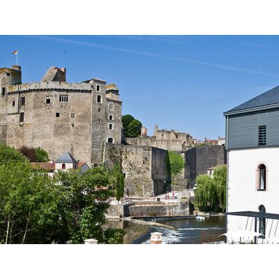 SBX Séjour romantique: 2 jours en hôtel 4* avec modelage, dîner et accès au spa près de Nantes - Publicité SBX Séjour romantique: 2 jours en hôtel 4* avec modelage, dîner et accès au spa près de Nantes - Publicité
