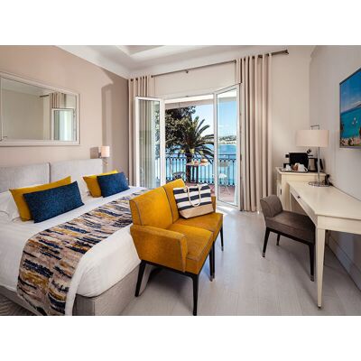 SBX Séjour romantique sur la Côte d'Azur: 2 jours en hôtel 4* à Nice - Publicité SBX Séjour romantique sur la Côte d'Azur: 2 jours en hôtel 4* à Nice - Publicité