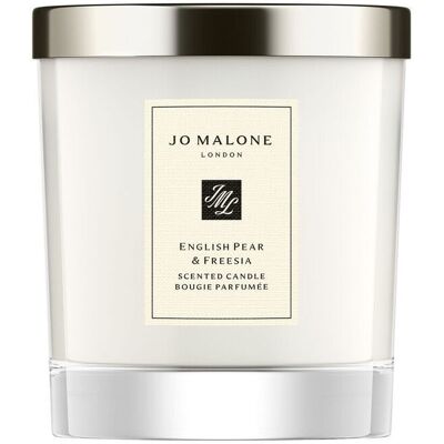 Jo Malone English Pear & Freesia Bougie parfumée - 200 g - Publicité Jo Malone English Pear & Freesia Bougie parfumée - 200 g - Publicité