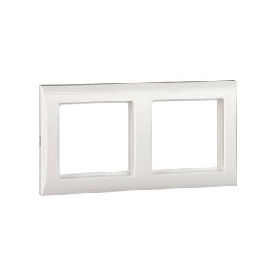 Cadre électrique double Elso blanc IP44 - Plaque de commutateur et prise - Publicité Cadre électrique double Elso blanc IP44 - Plaque de commutateur et prise - Publicité