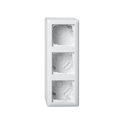 Gira 106303 - Boîtier en surface 3 modules - Blanc - Publicité Gira 106303 - Boîtier en surface 3 modules - Blanc - Publicité