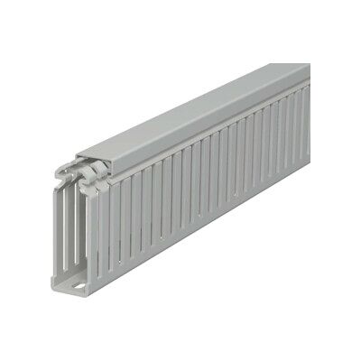 Goulotte de câblage PVC OBO Bettermann LKV 75025 - 75x25mm - 2m - Publicité Goulotte de câblage PVC OBO Bettermann LKV 75025 - 75x25mm - 2m - Publicité