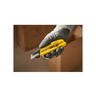 Cutter Stanley 18mm avec curseur 35mm (STHT10489-1) - Publicité Cutter Stanley 18mm avec curseur 35mm (STHT10489-1) - Publicité
