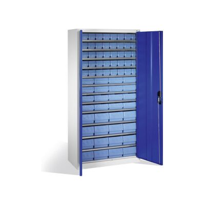 Armoire à bacs C+P avec 72 bacs d'étagères, H1980xL1000xP420mm Façade bleu gentiane Corps gris clair ; C + P Möbelsysteme (133144-28 S10032) - Publicité Armoire à bacs C+P avec 72 bacs d'étagères, H1980xL1000xP420mm Façade bleu gentiane Corps gris clair ; C + P Möbelsysteme (133144-28 S10032) - Publicité