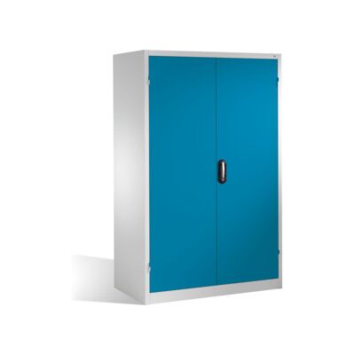 C + P Möbelsysteme Armoire à outils C+P pour charges lourdes XXL avec portes battantes, 4 tablettes intérieures, H1950xL1200xP800mm Façade bleu clair Corps gris clair ; (8934-052 S10106) - Publicité C + P Möbelsysteme Armoire à outils C+P pour charges lourdes XXL avec portes battantes, 4 tablettes intérieures, H1950xL1200xP800mm Façade bleu clair Corps gris clair ; (8934-052 S10106) - Publicité